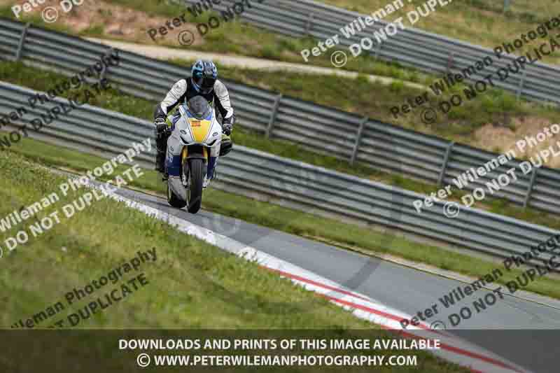 cadwell no limits trackday;cadwell park;cadwell park photographs;cadwell trackday photographs;enduro digital images;event digital images;eventdigitalimages;navarra;no limits trackdays;peter wileman photography;racing digital images;trackday digital images;trackday photos